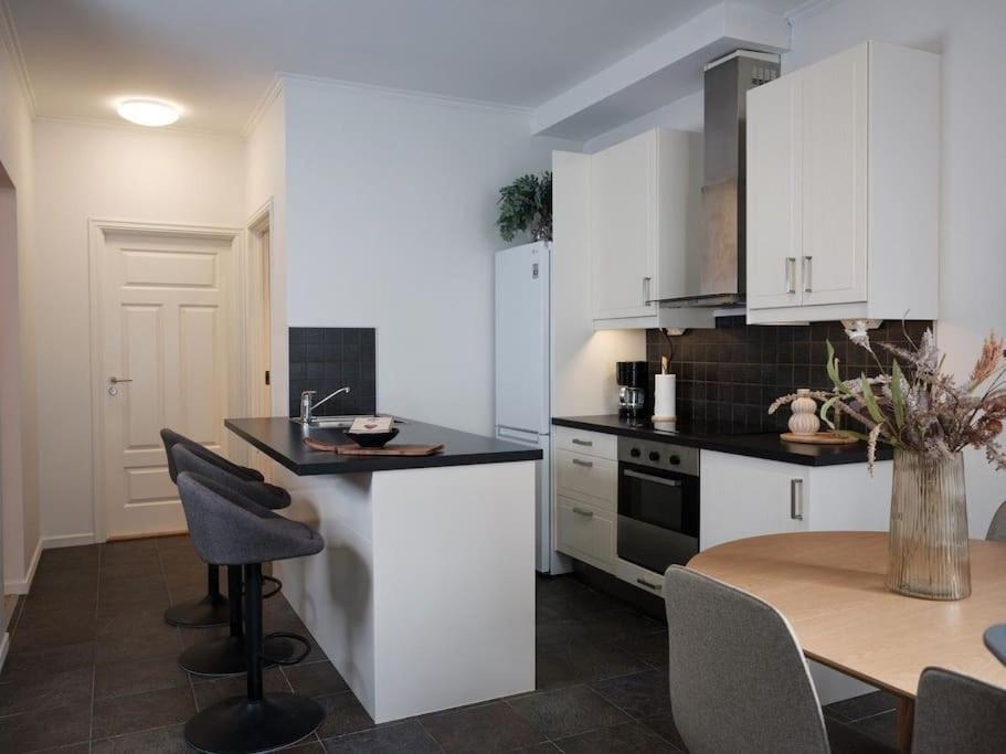 In The Heart Of Brosundet! Fully Equipped 3 Bed Room Ap Alesund Exterior photo